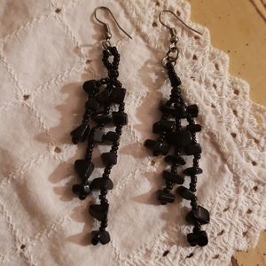 🦩Beaded Black Dangle Earrings🦩